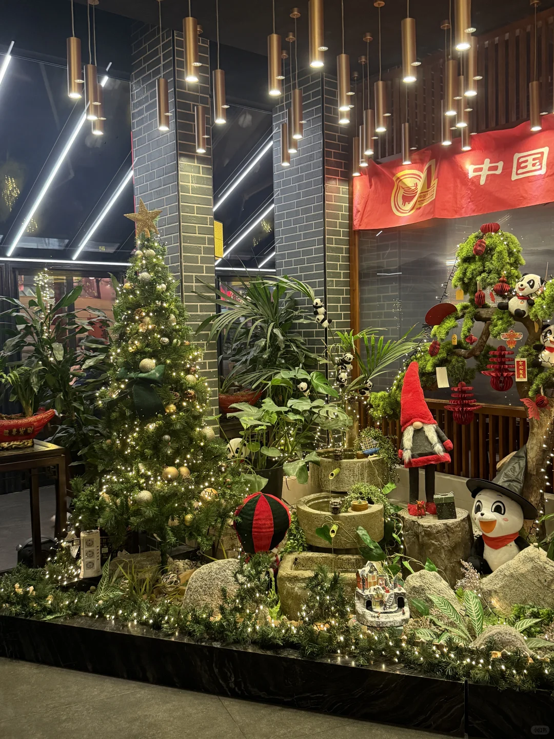 再体面的女人也无法穿高跟鞋在巴黎逛街