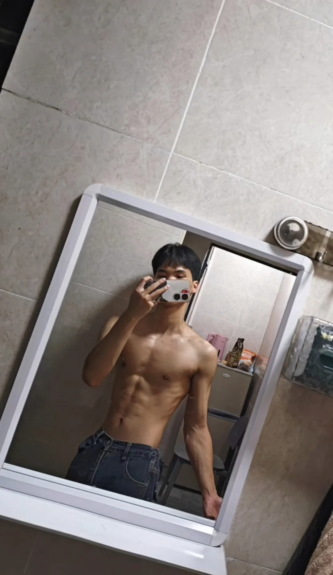 薄肌想知道太瘦了还是刚刚好