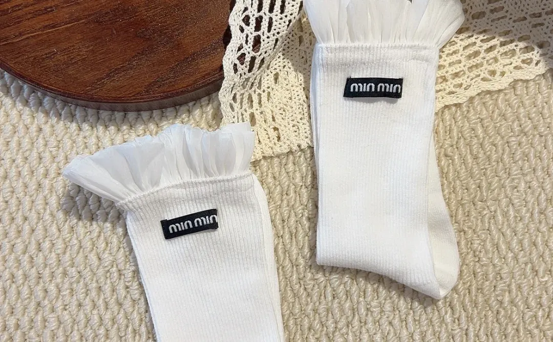 谁能扛得住花边袜的暴击啊！甜妹直接原