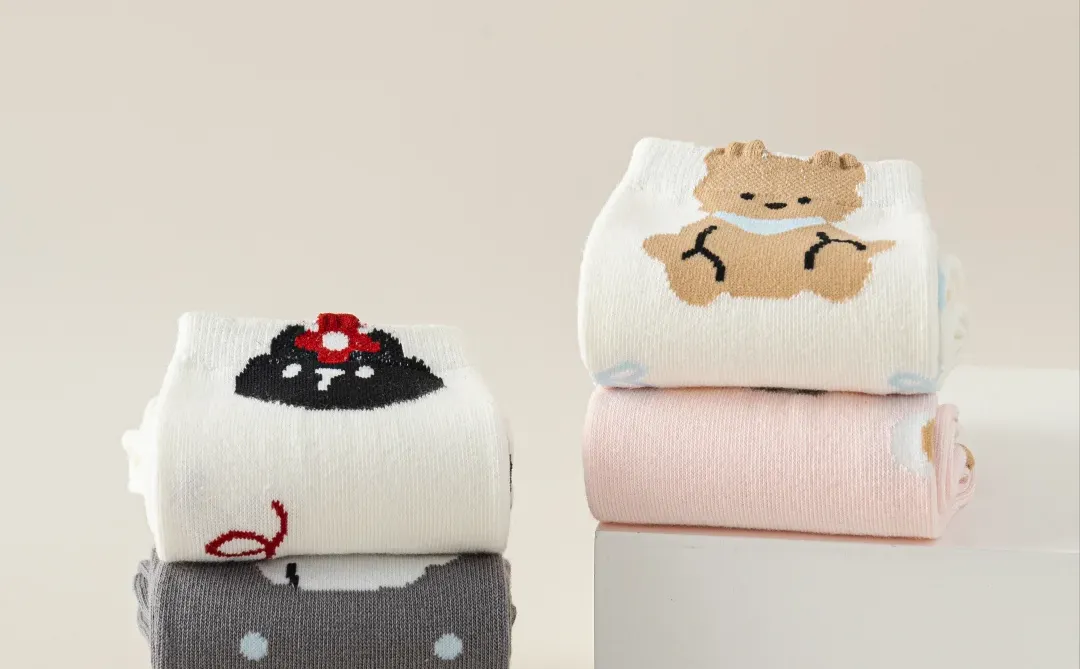 &rdquo;这双星星小狗袜是来拯救冬季的！🐶&ldquo;