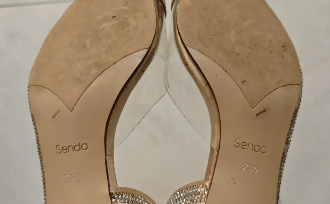 主播小姐姐闲置闪钻高跟鞋