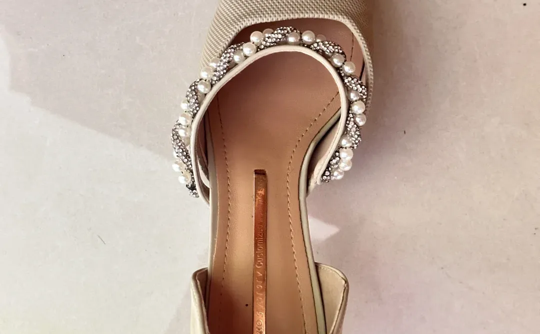 真的有老师能穿着高跟鞋讲课吗？