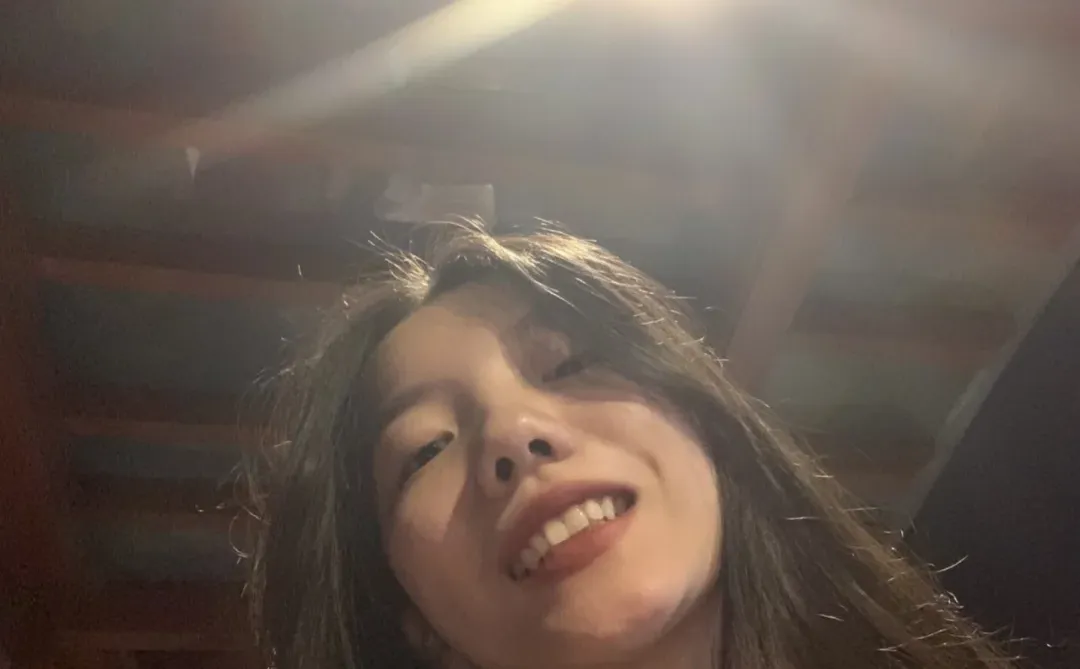 美女吗？emm...怎么不算呢！！！