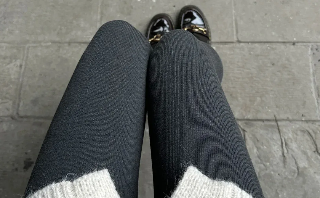 加绒细纹连裤袜真的能诠释冬季腿部曲线美