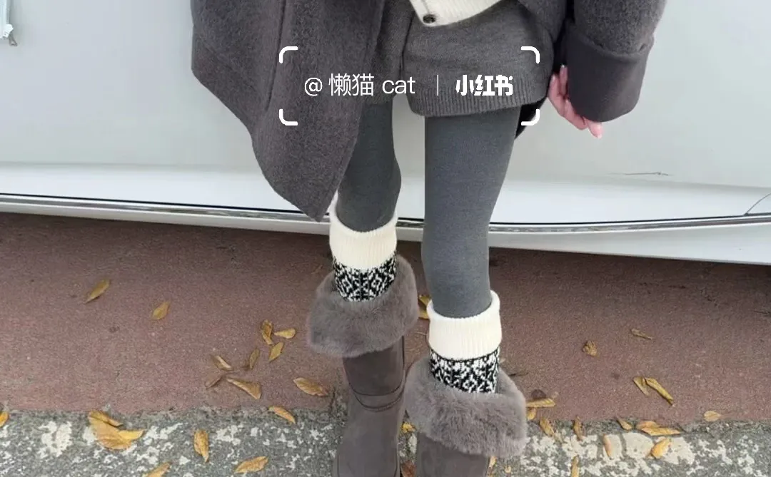 冬天穿搭思路不出错！连裤袜和袜套最佳CP～