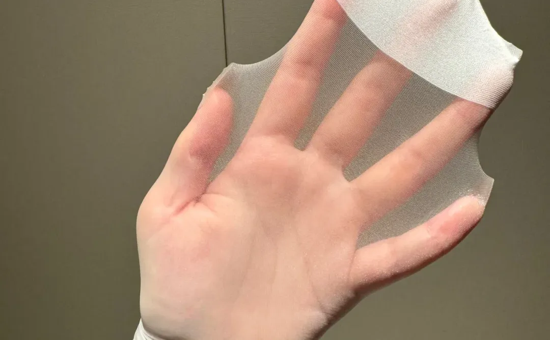 脚尖加固白丝~真的好显白好减龄呀！