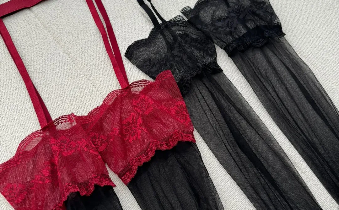 有喜欢白丝吊带袜的吗？又纯又欲~