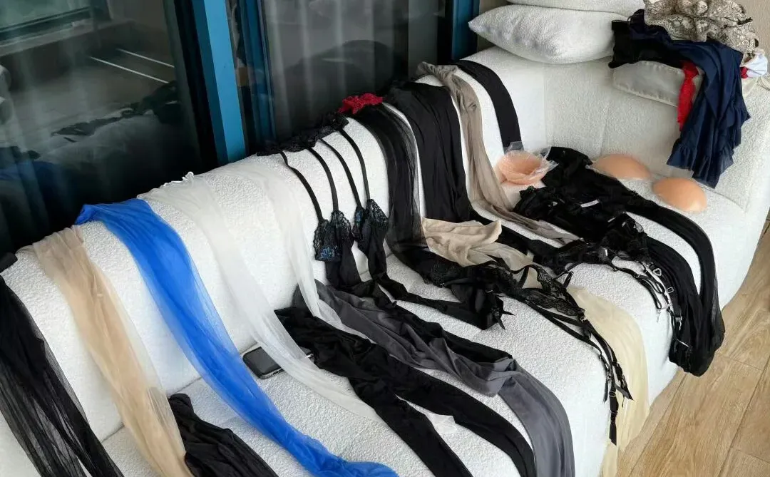 如何搭配丝袜？让你轻松驾驭各种场合