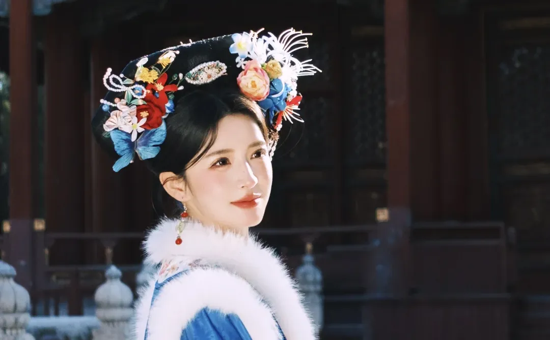 在北京拍的蓝色格格写真，美到失语&hellip;&hellip;