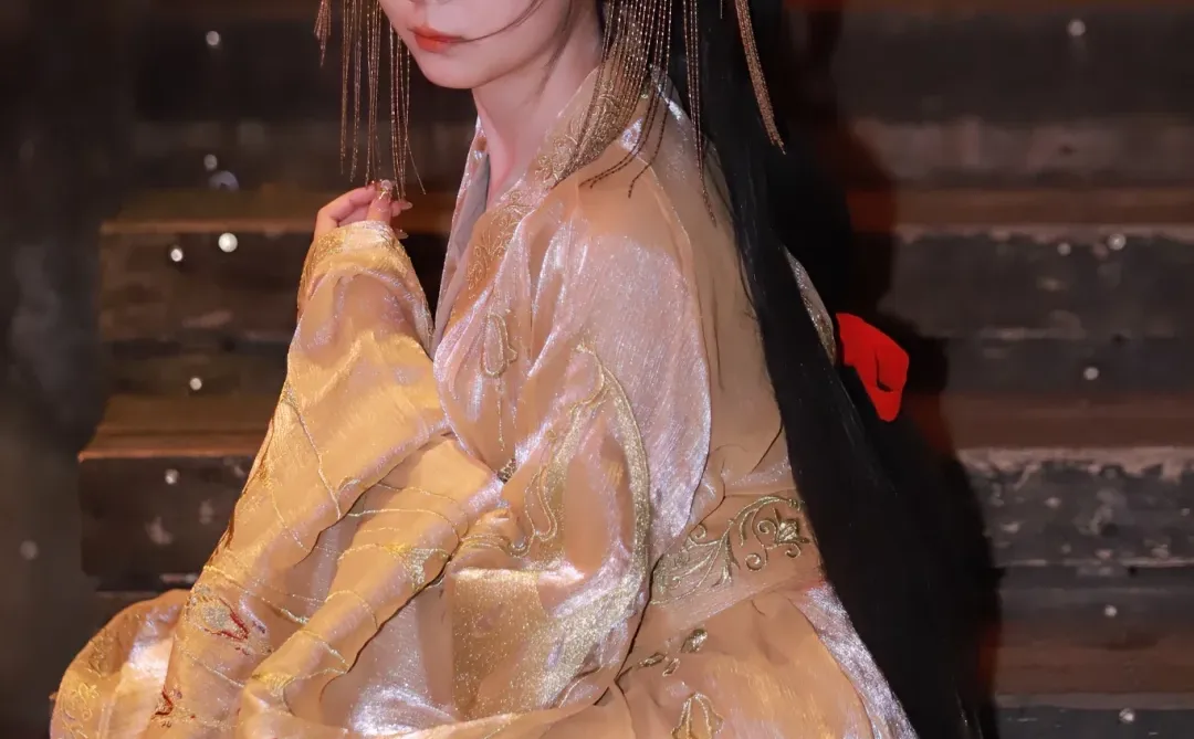 她的汉服真的太美了～～～