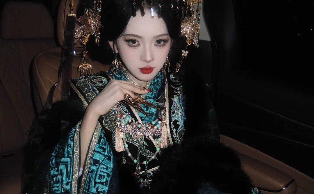 谁说女人不能称帝❓在北京拍的成片酷爆了❗️