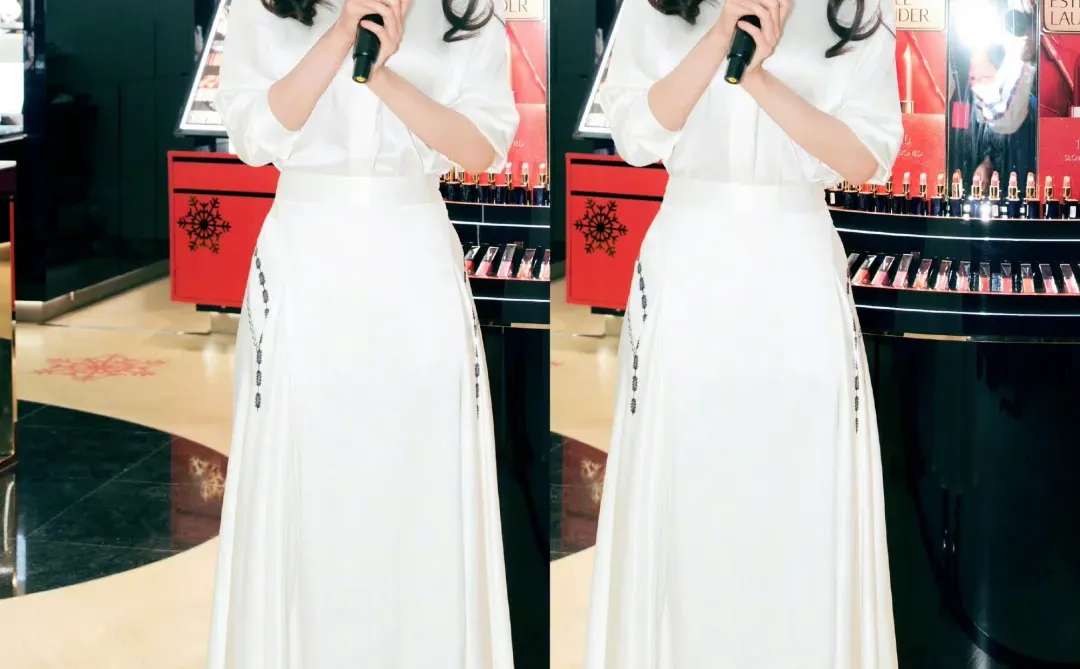 杨幂的一字道高跟鞋这谁顶得住啊！