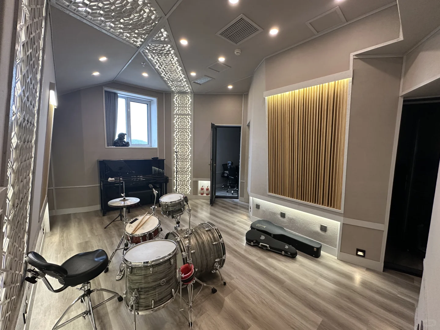 有没有写歌厉害的音乐人来我棚一起交流玩!