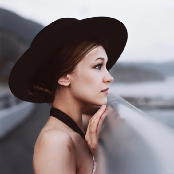 神专推荐｜🥀她用诗意缔造民谣史诗巨作🪶