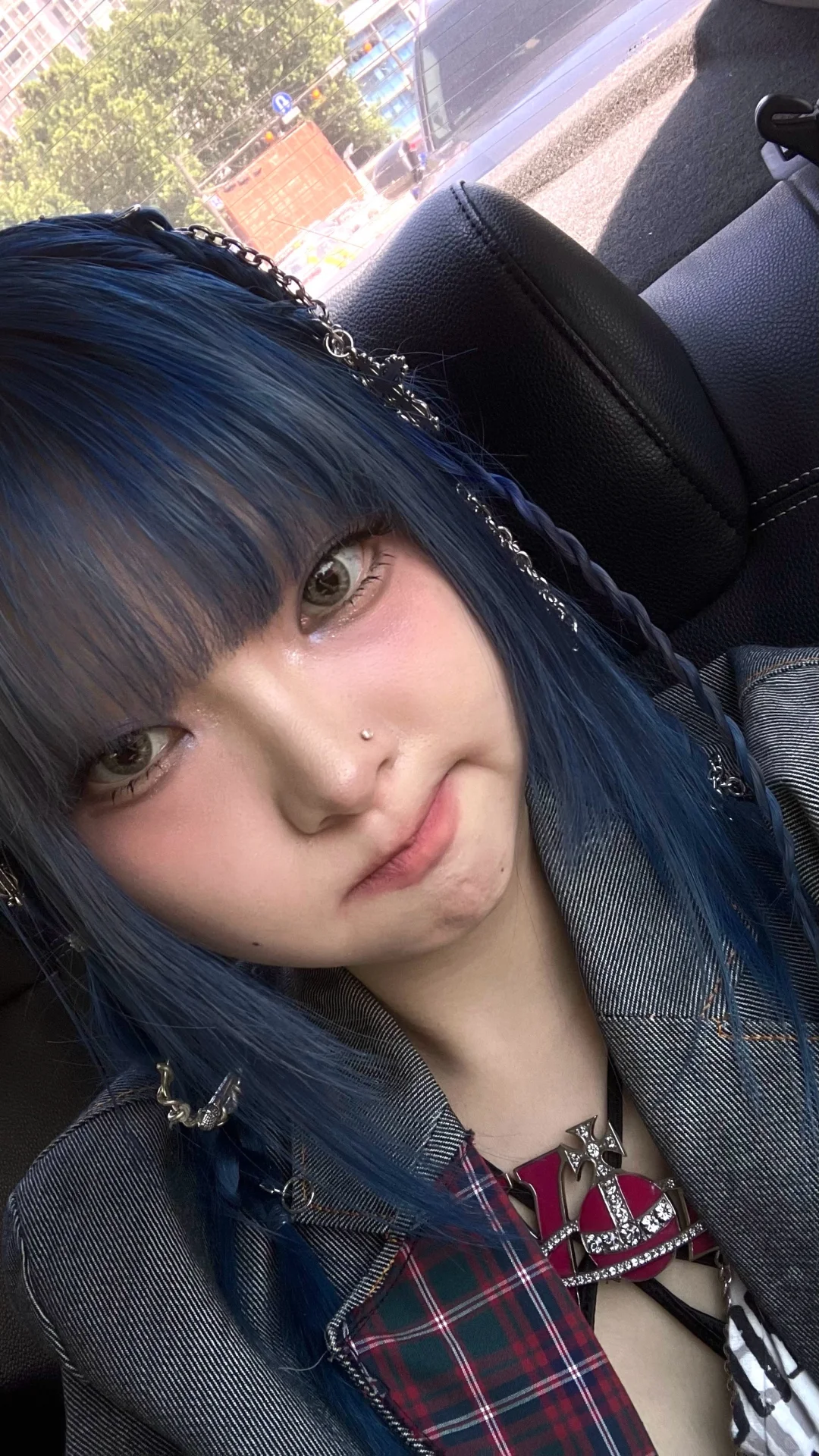 大家好,我是韩国音乐人DOHVVA