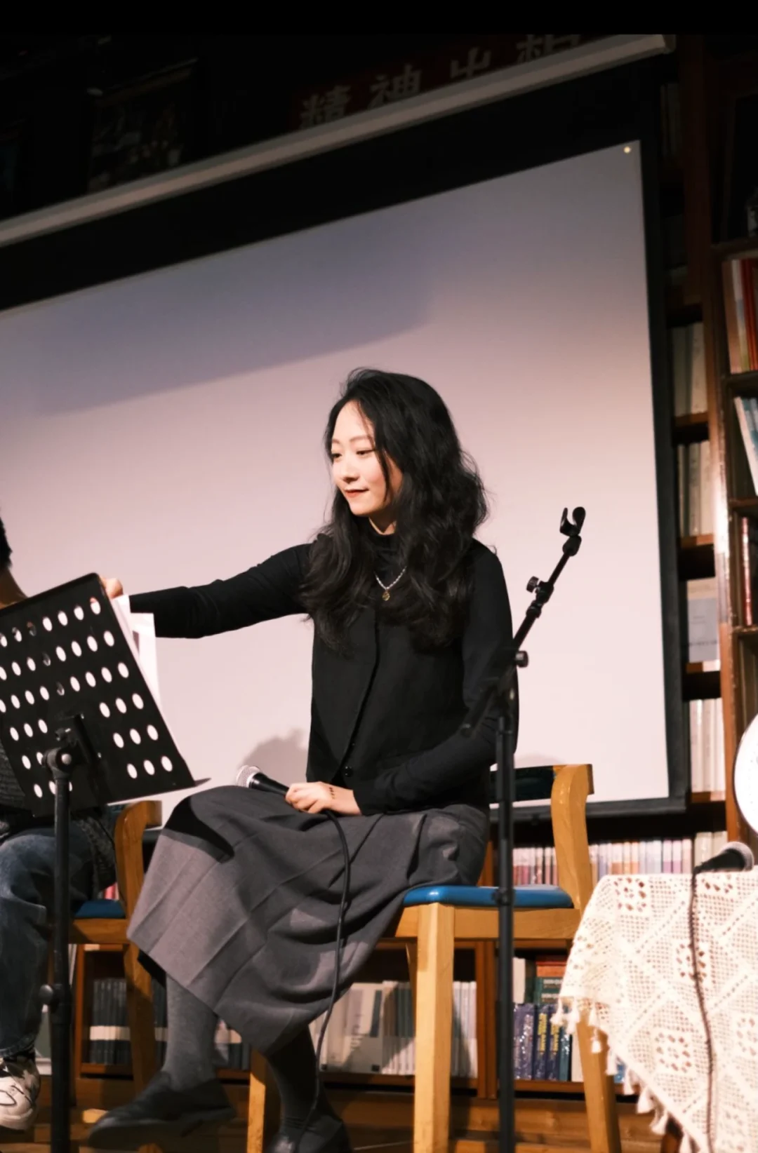 hi大家好 我是音乐人露可安