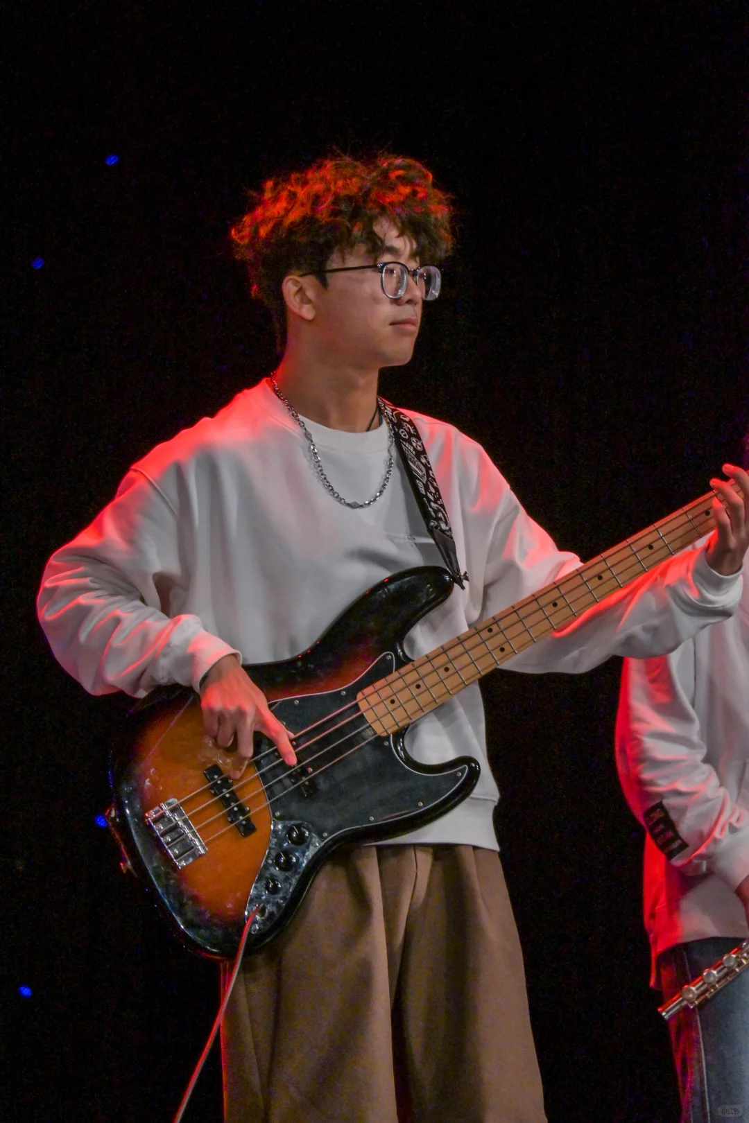 贝斯手周末放松身心🎵