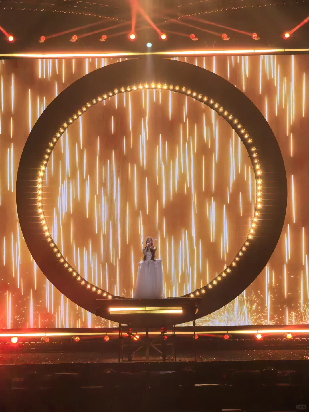 张含韵1101上海演唱会歌单[上座率低]