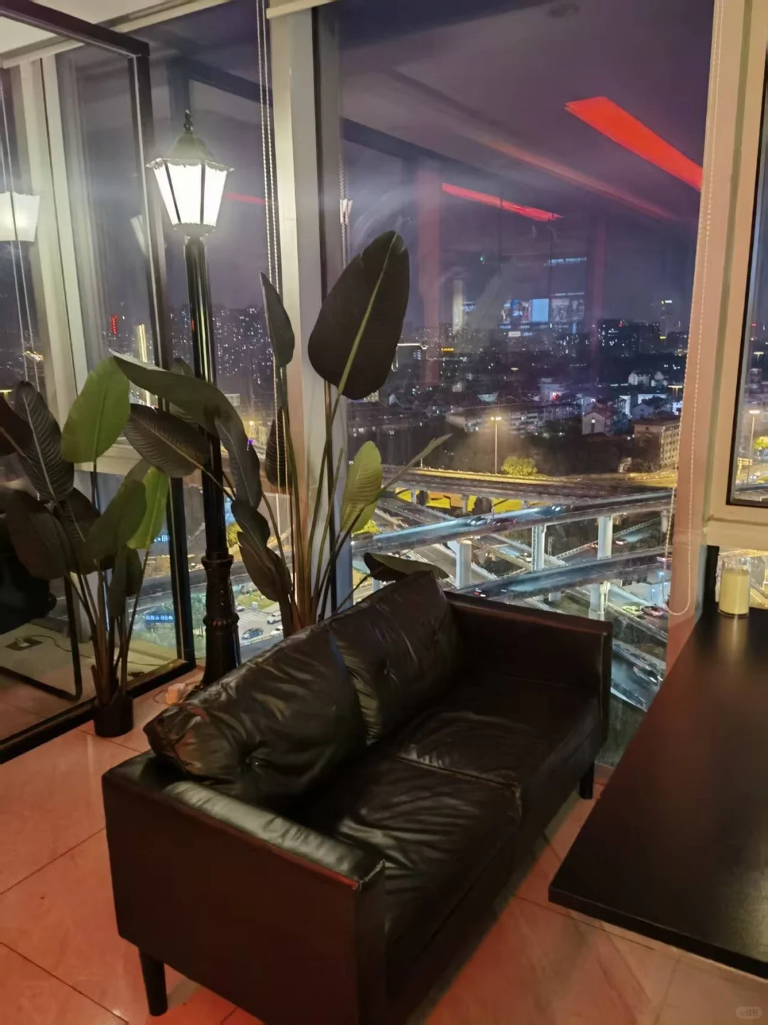 藏在十五楼的城市空中音乐酒馆