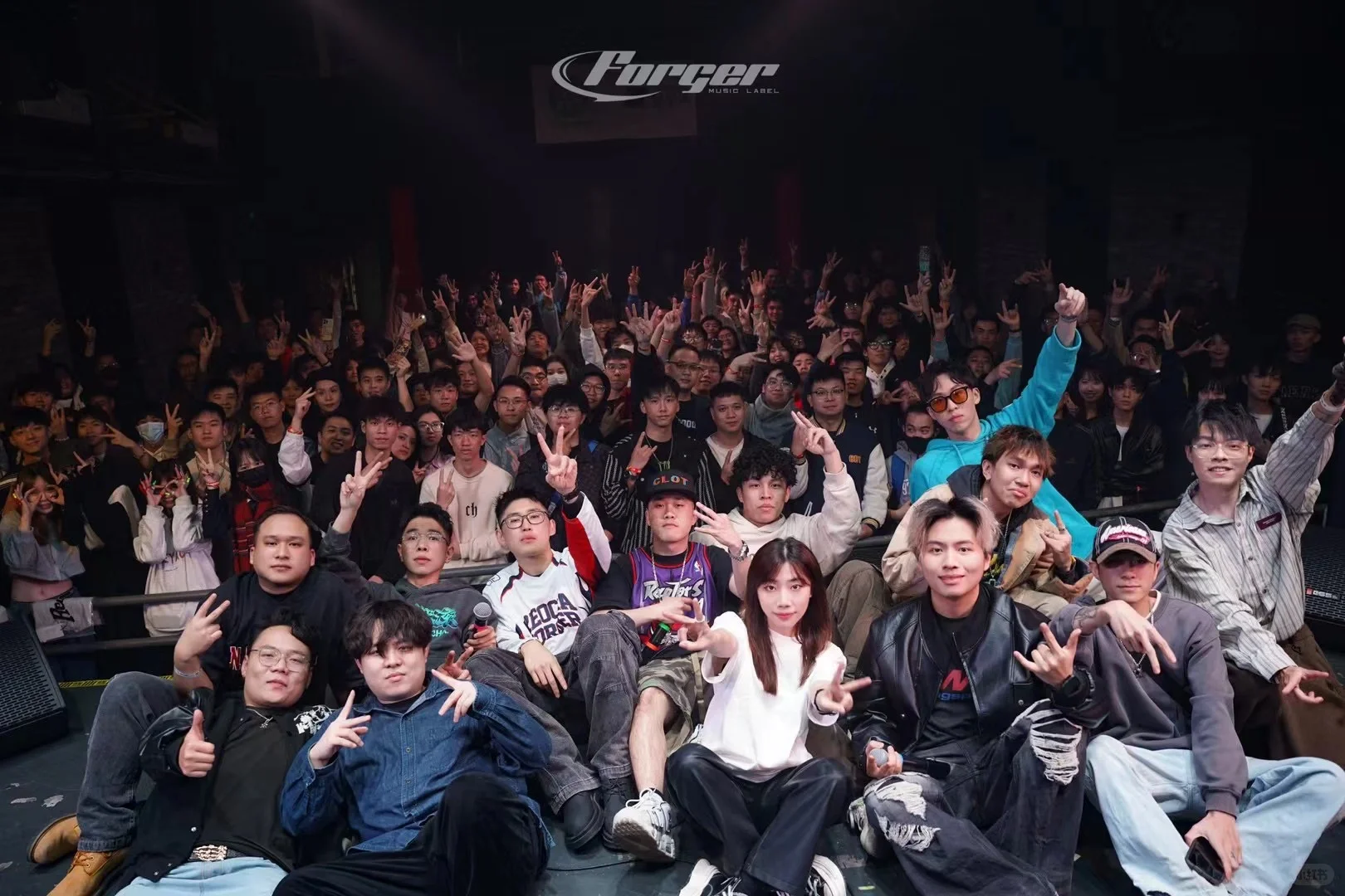 00后女生如何成为独立音乐人歌手的征程