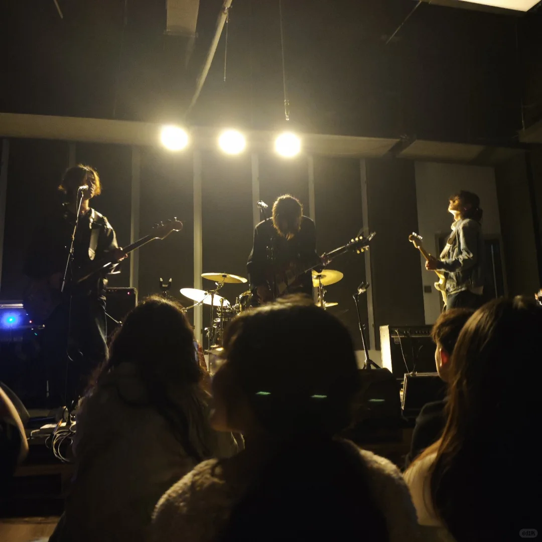 大家好我们是Arush乐队