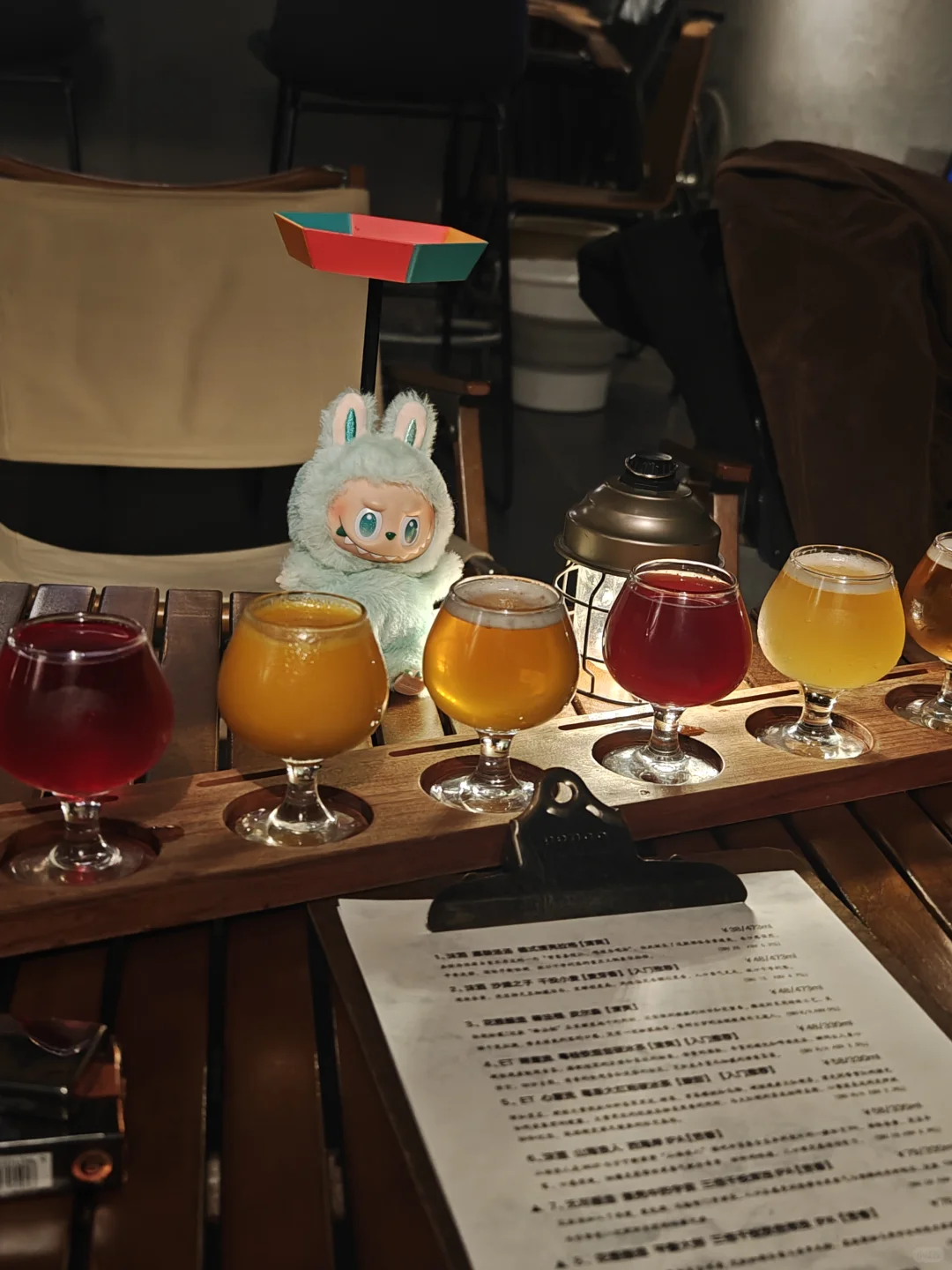 北京有没有会弹唱的歌手啊！