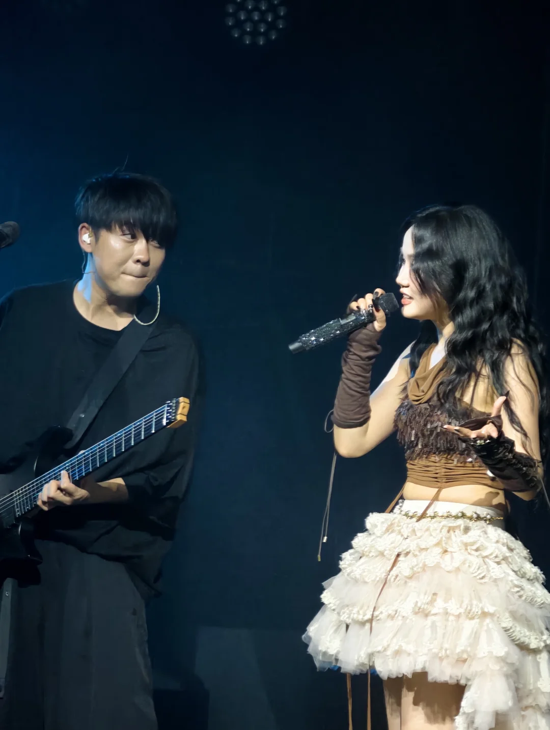 和黄龄的合影来了,还有1、2套皮肤的美照