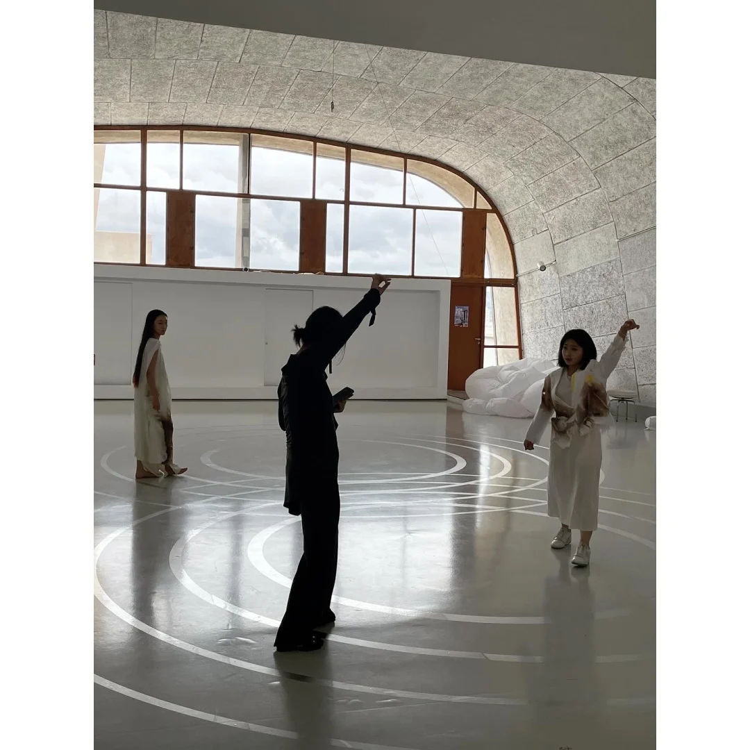 嗨嗨~认识一下!我是在LA的作曲人Zee🎶