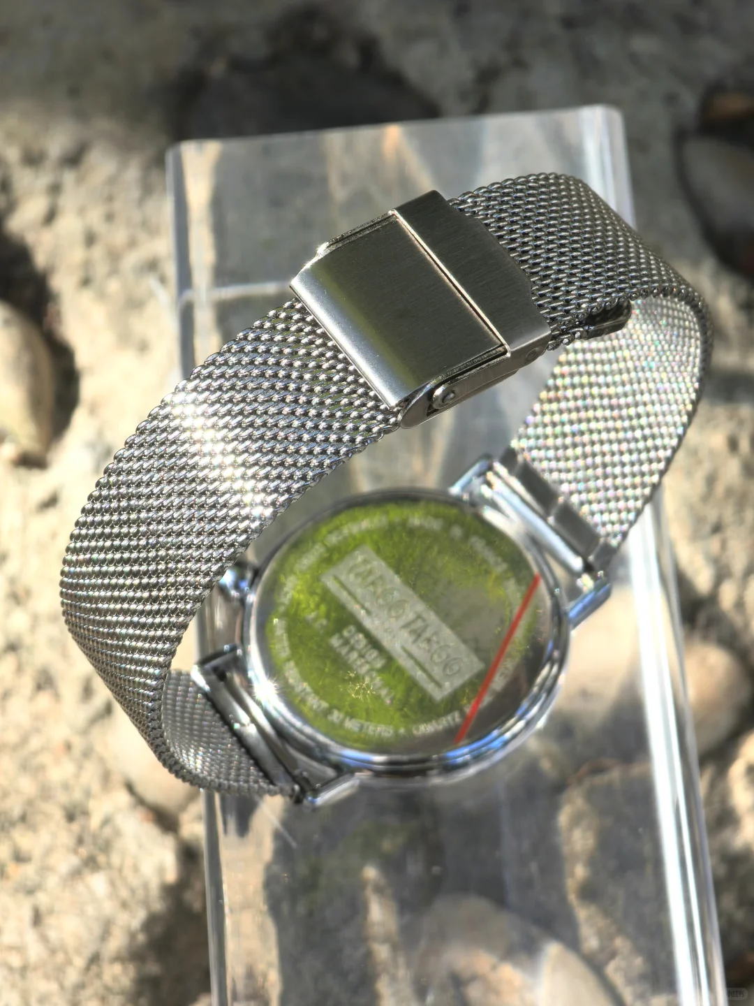 这枚手表的表盘是唱片！复古爱好者狂喜