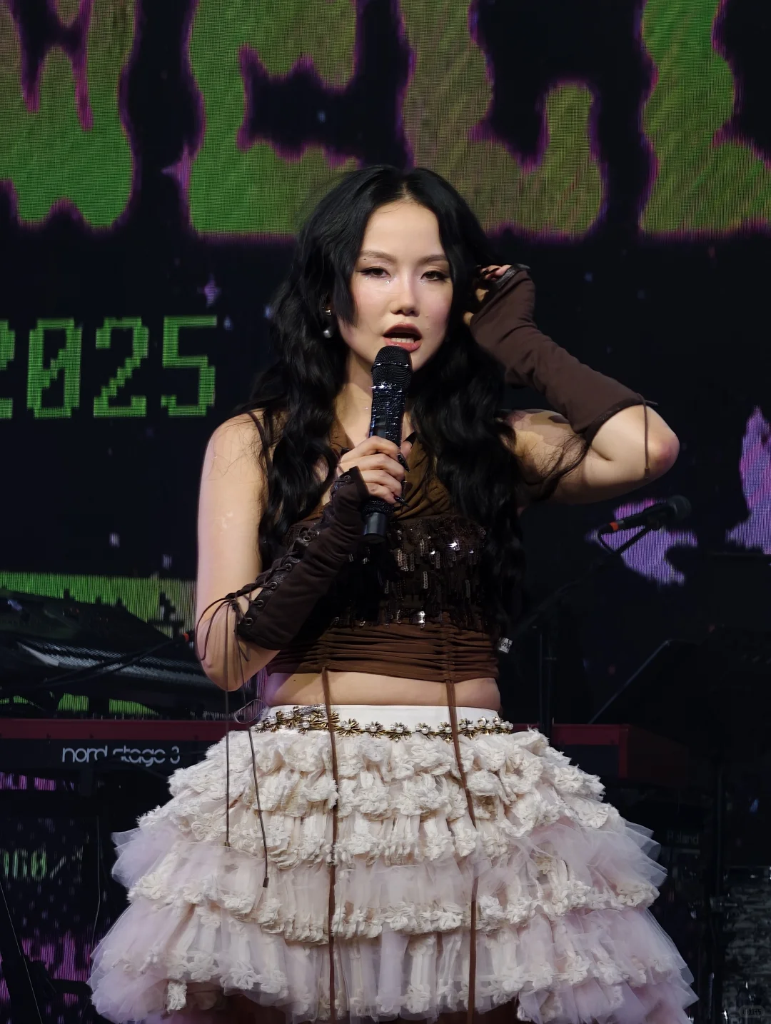 和黄龄的合影来了,还有1、2套皮肤的美照