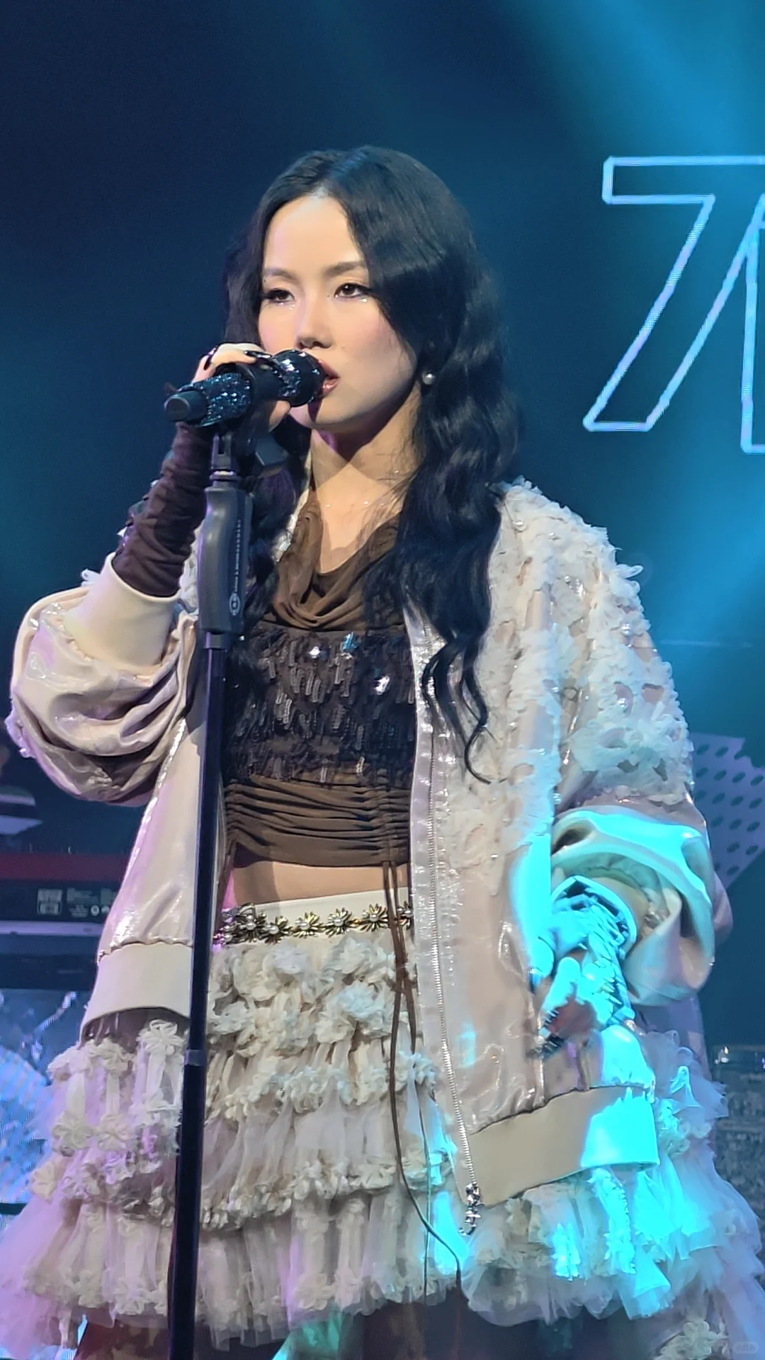 和黄龄的合影来了,还有1、2套皮肤的美照