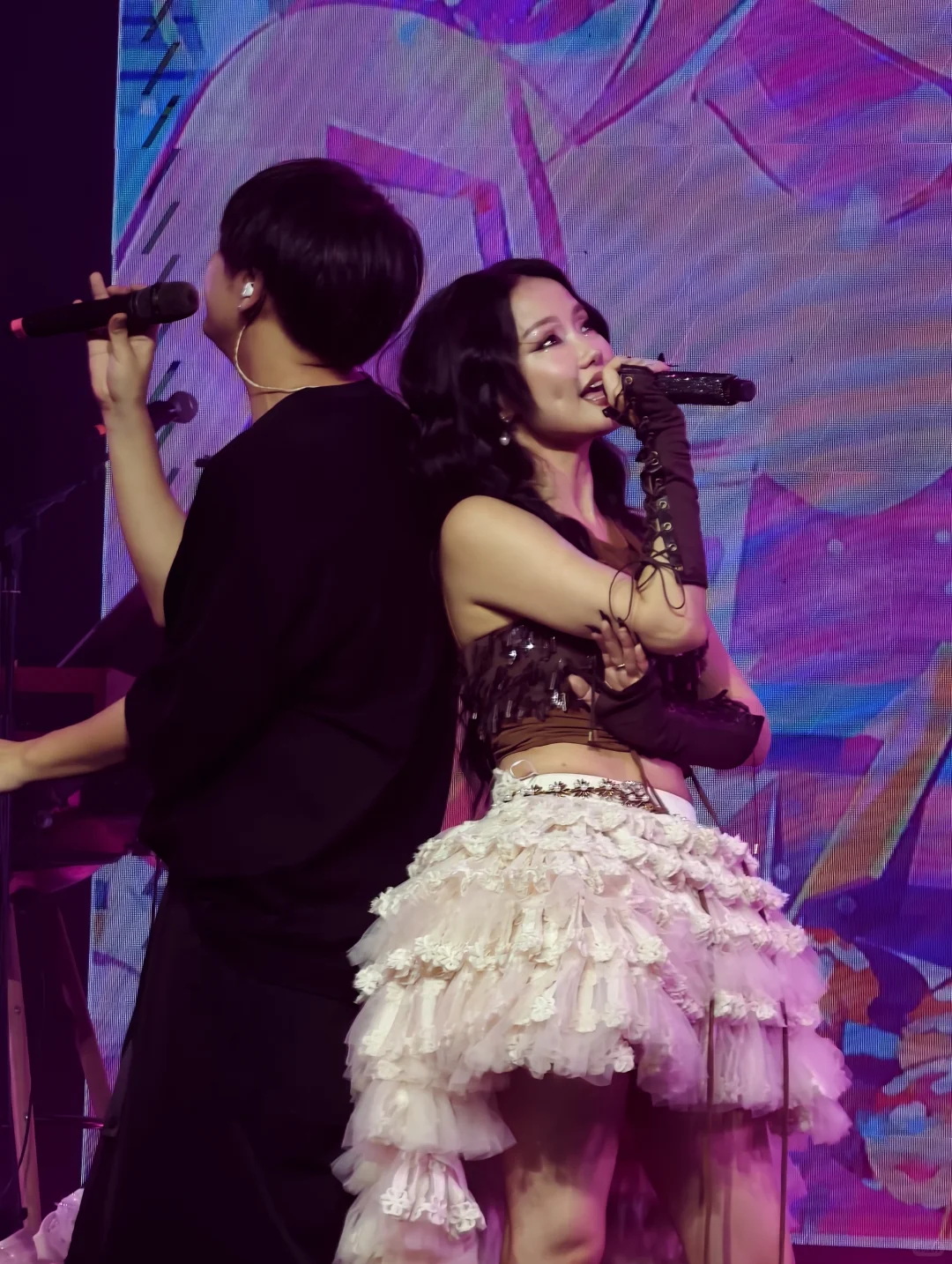 和黄龄的合影来了,还有1、2套皮肤的美照