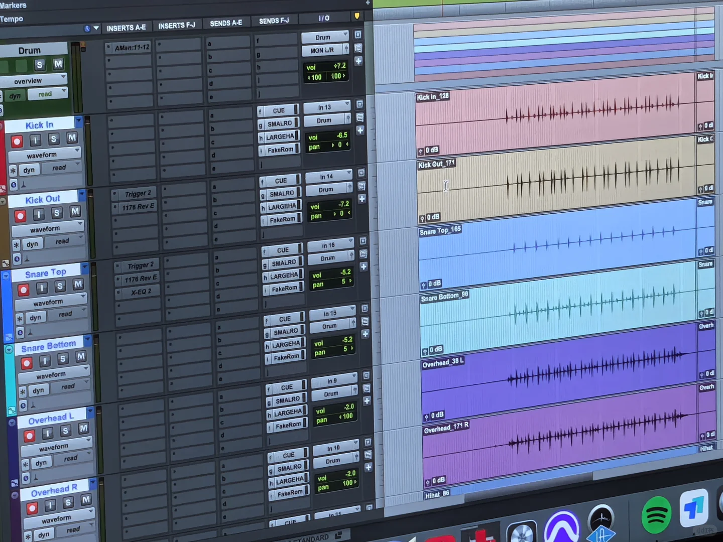 昨日工作:陪学生去录音棚做他乐队专辑