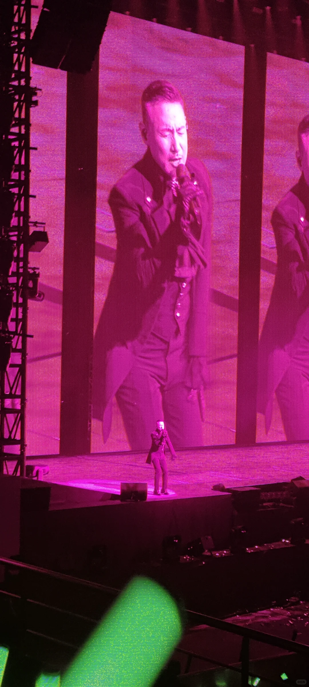 天王，他就在面前招手说笑🤚🏻