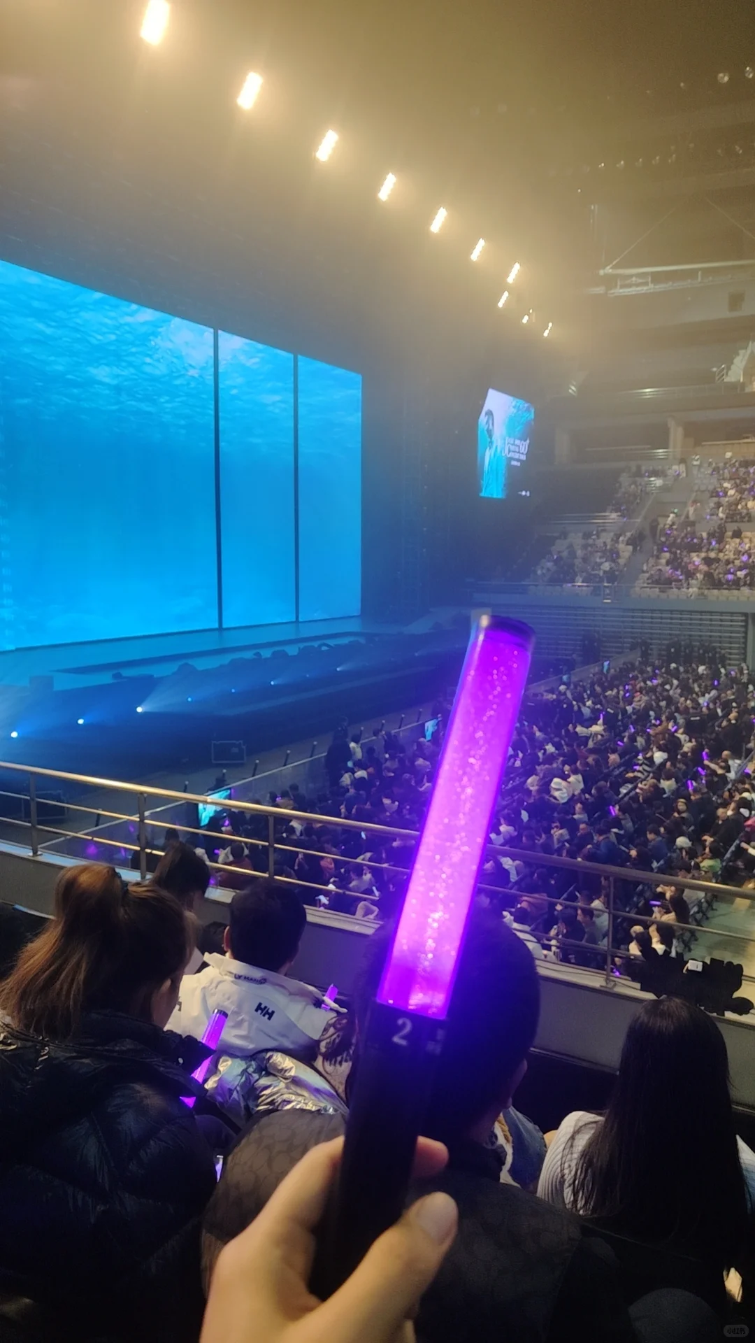 天王，他就在面前招手说笑🤚🏻