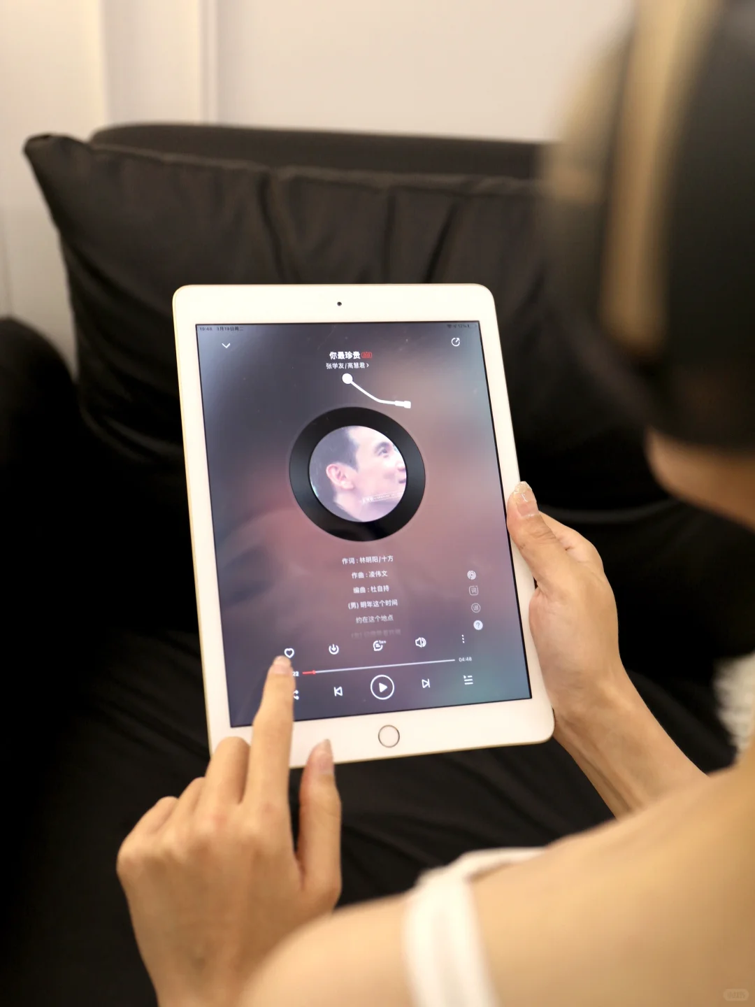 “不是老歌好听了，是我们拥有共鸣的故事了”