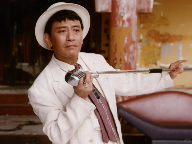 乐坛风骨，经典永存——记歌者罗文