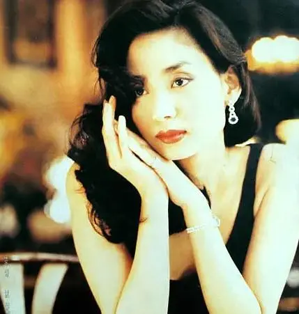 她的歌声是90年代都市女性成长史