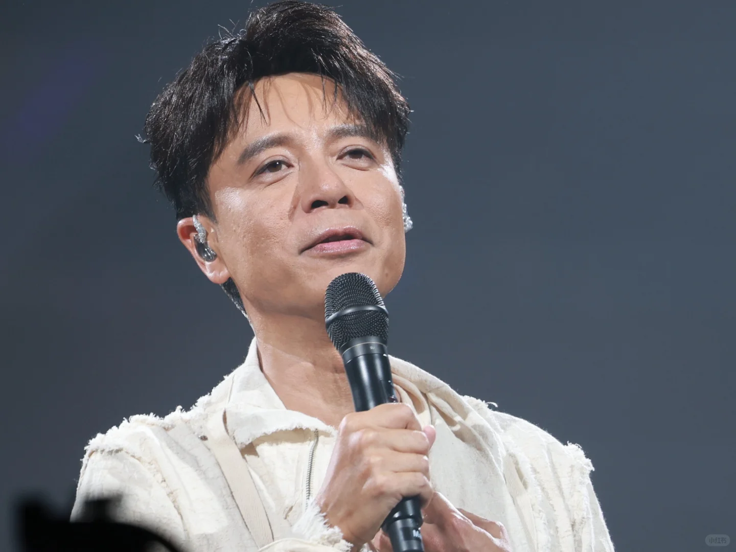 从“万年老二”到歌坛常青树，李克勤凭什么