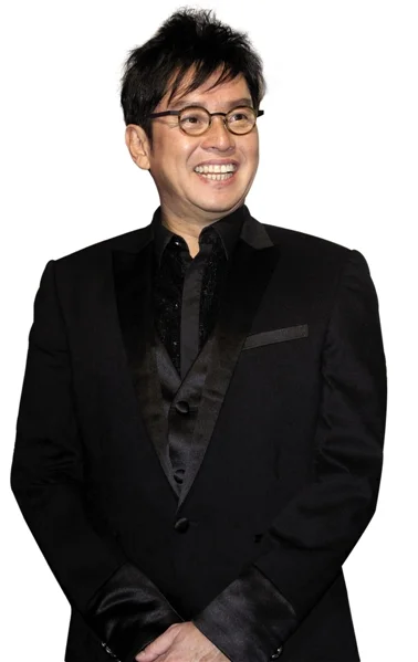 乐坛不老传奇谭咏麟：年年廿五，歌声贯五纪