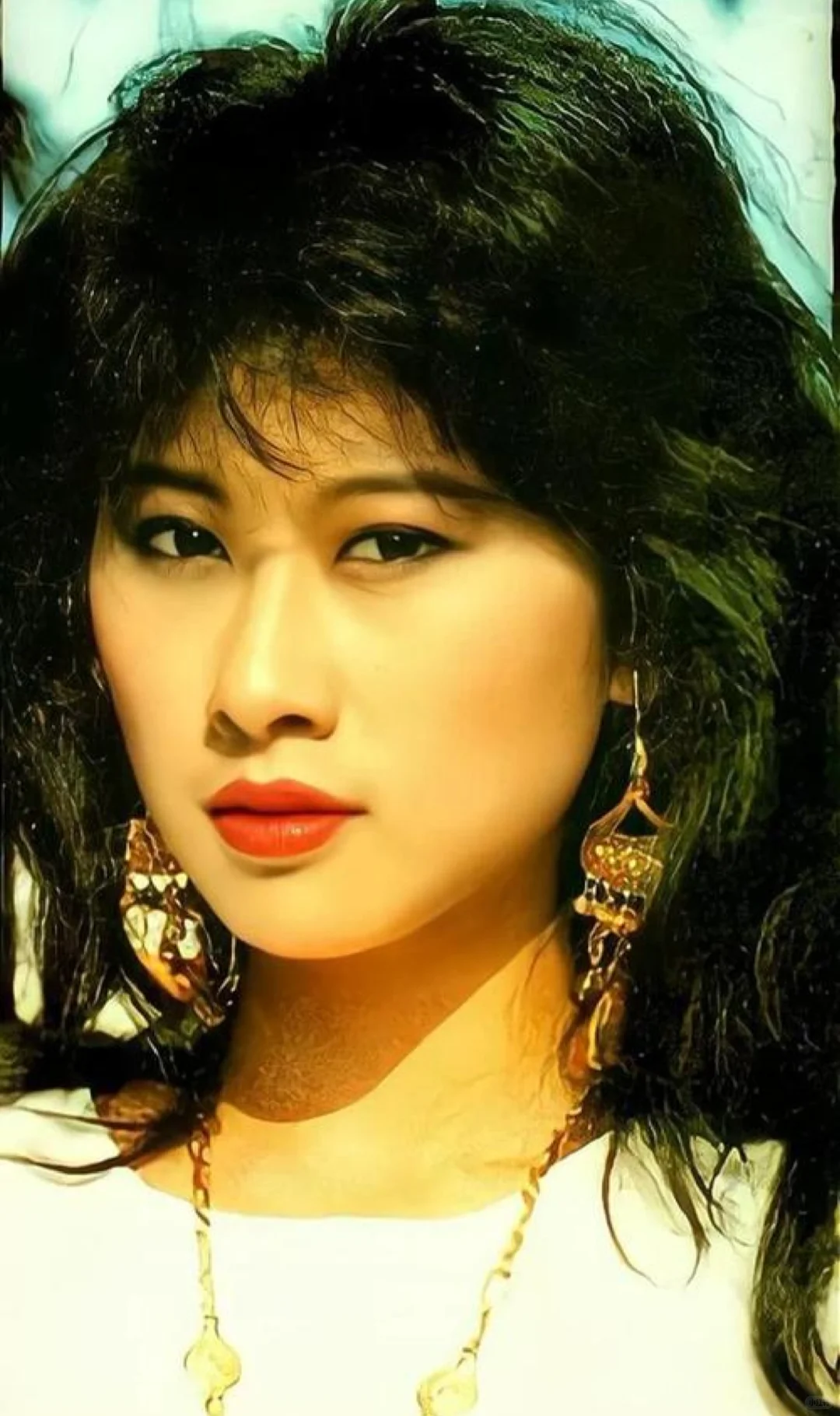 从潇洒到心痛,她唱尽情感百态