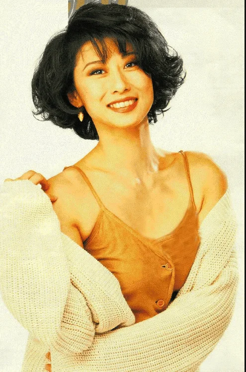 从潇洒到心痛，她唱尽情感百态