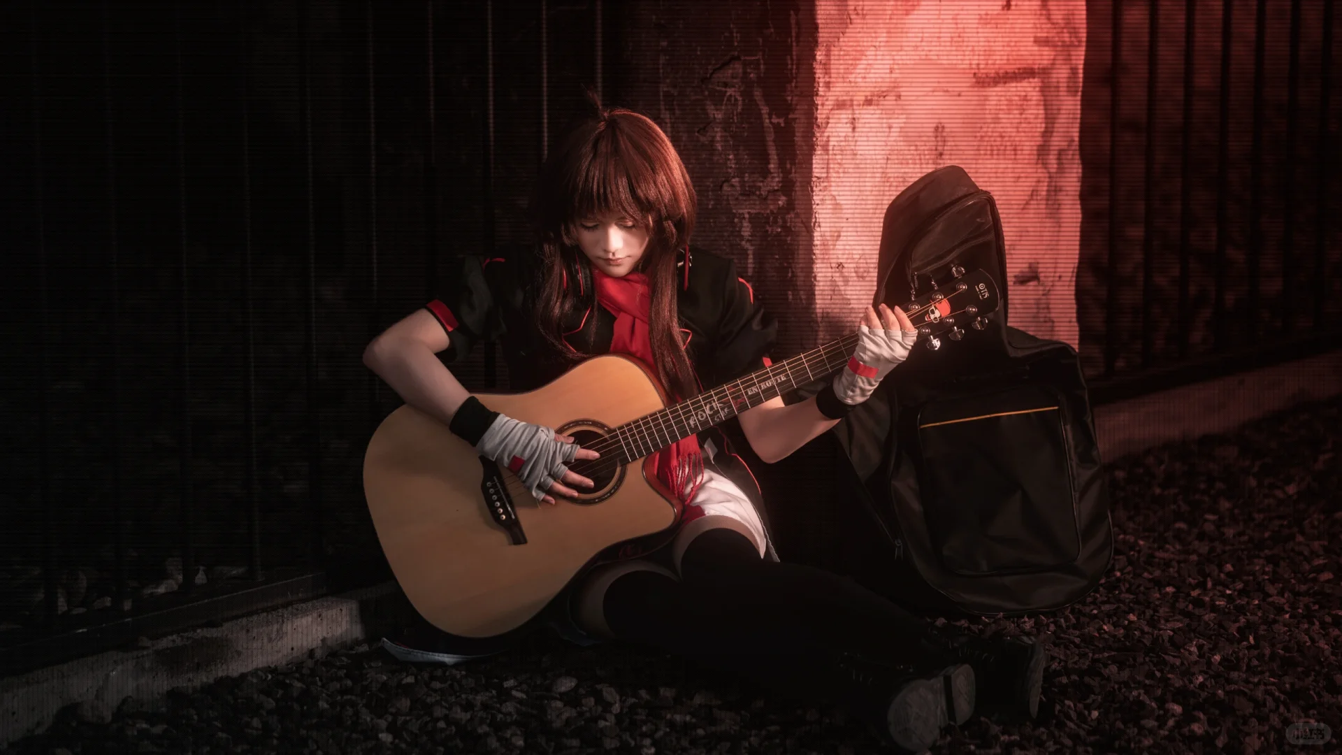 和着雨音 唱着没有听众的歌曲。