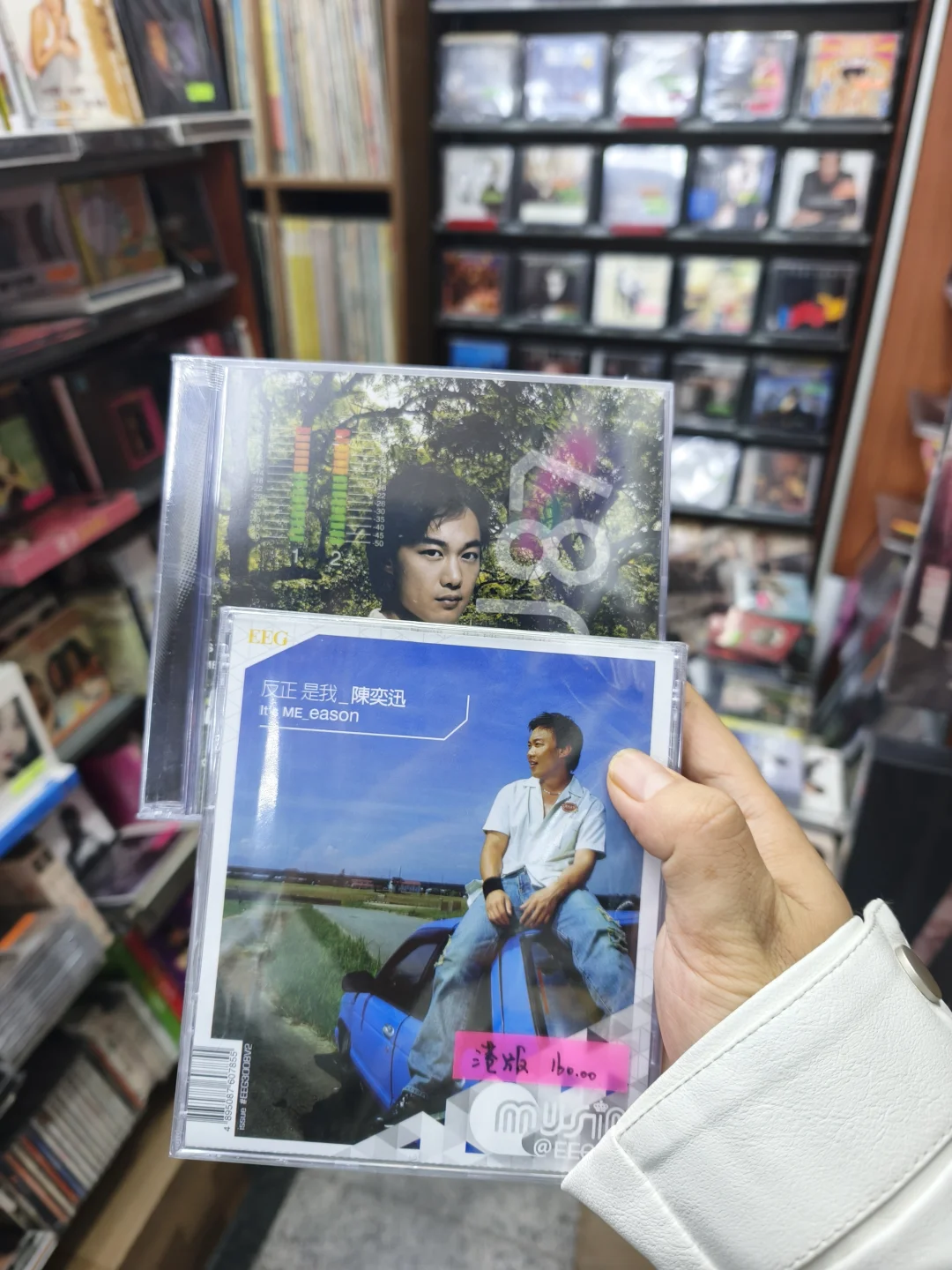 在大连，没想到黑胶唱片店里还有这个！！