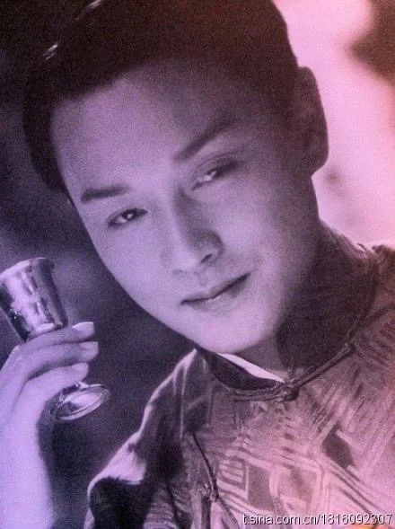 “我本是男儿郎，又不是女娇娥”——《霸王别姬》