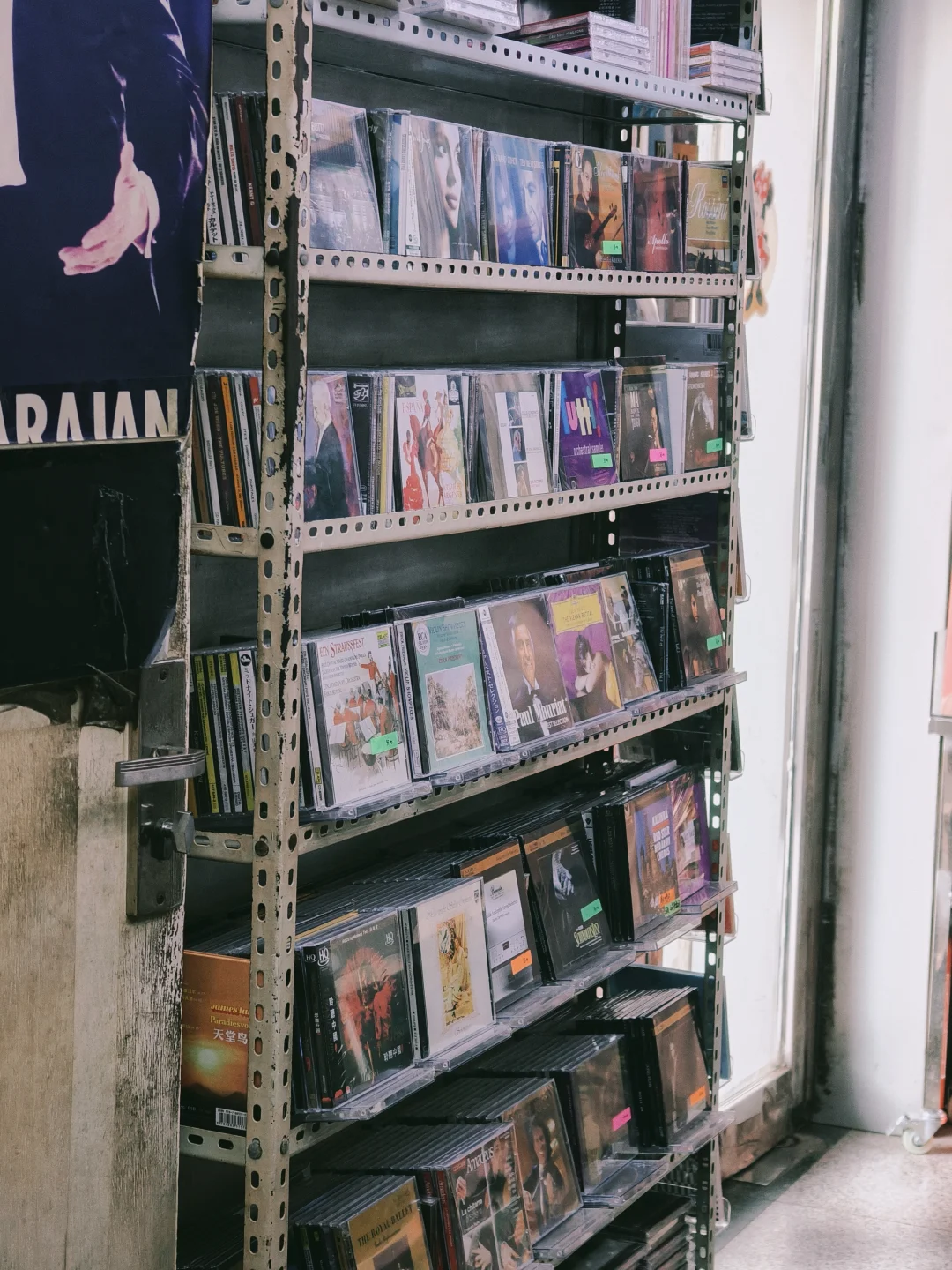 在大连，没想到黑胶唱片店里还有这个！！