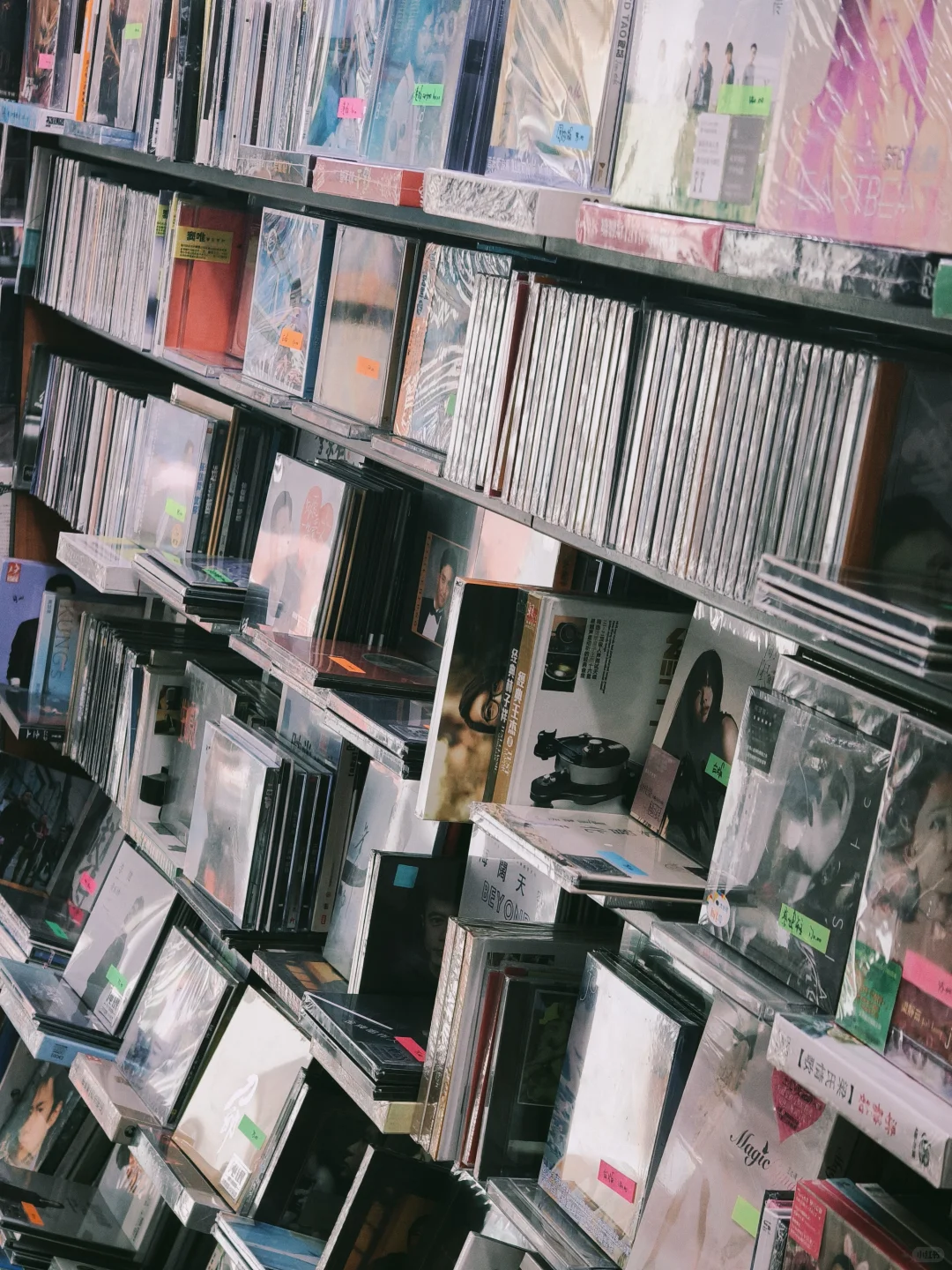 在大连，没想到黑胶唱片店里还有这个！！