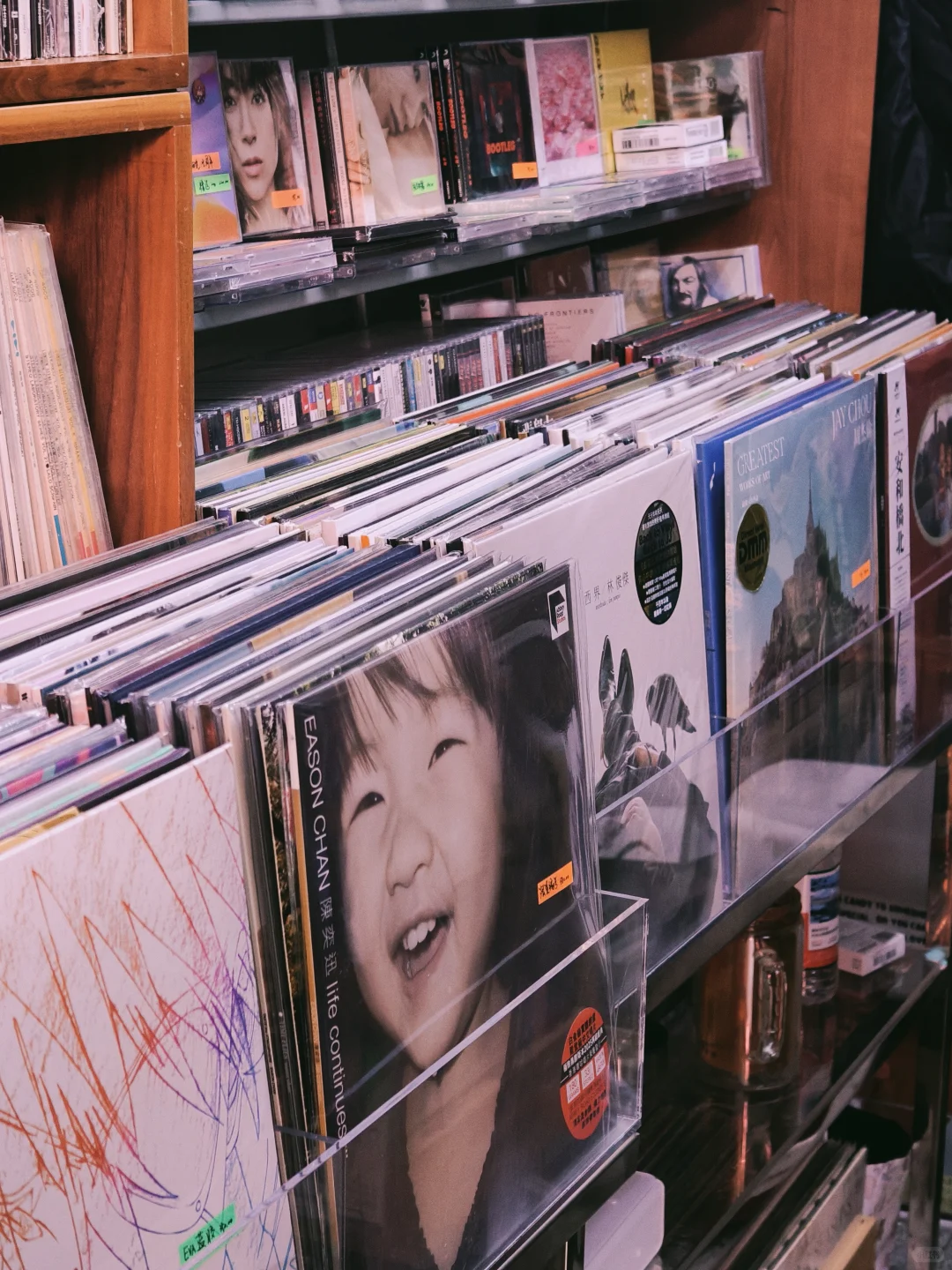 在大连，没想到黑胶唱片店里还有这个！！