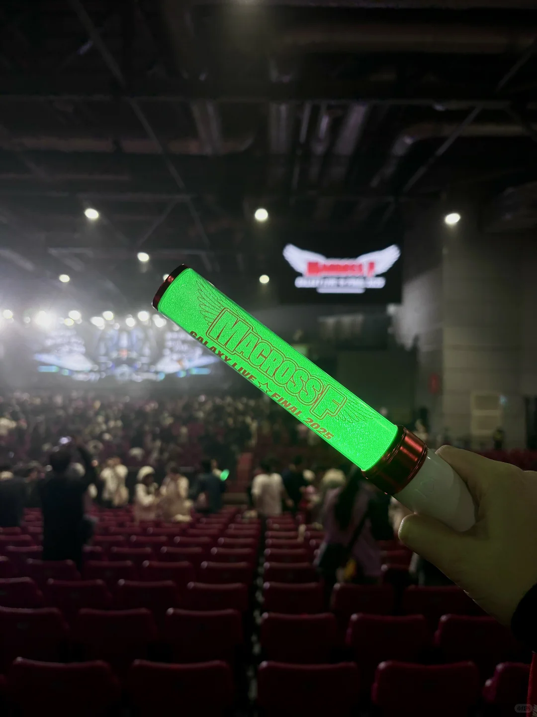 有个人就这样哭成大奋了