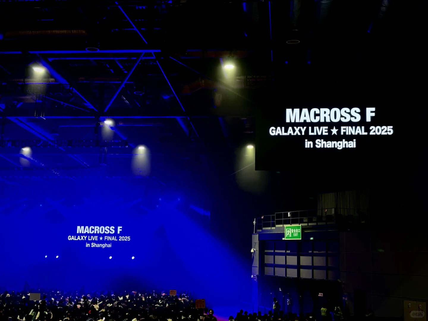 有个人就这样哭成大奋了